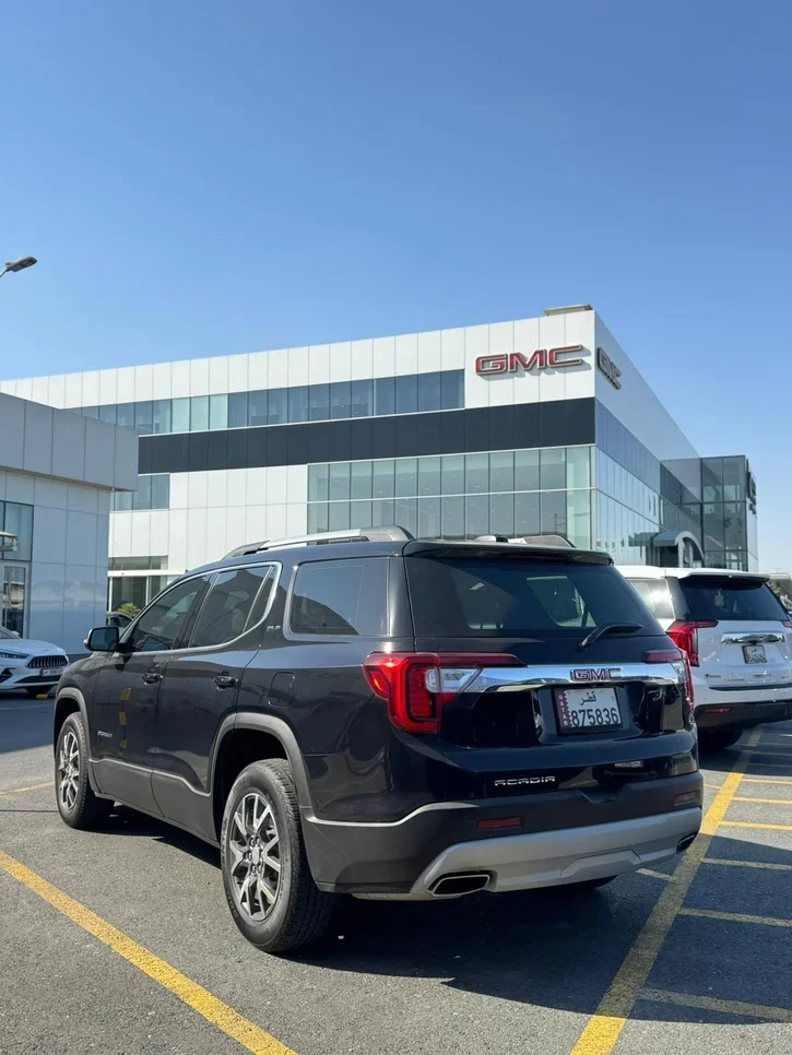 GMC  Acadia  4 Cylinder  SUV 4x4  Gold  2023