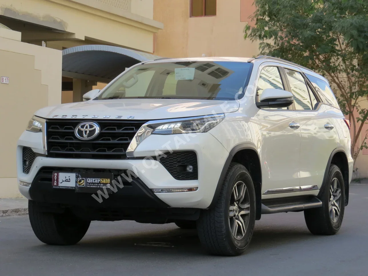 Toyota  Fortuner  2021  Automatic  150,000 Km  6 Cylinder  Four Wheel Drive (4WD)  SUV  White