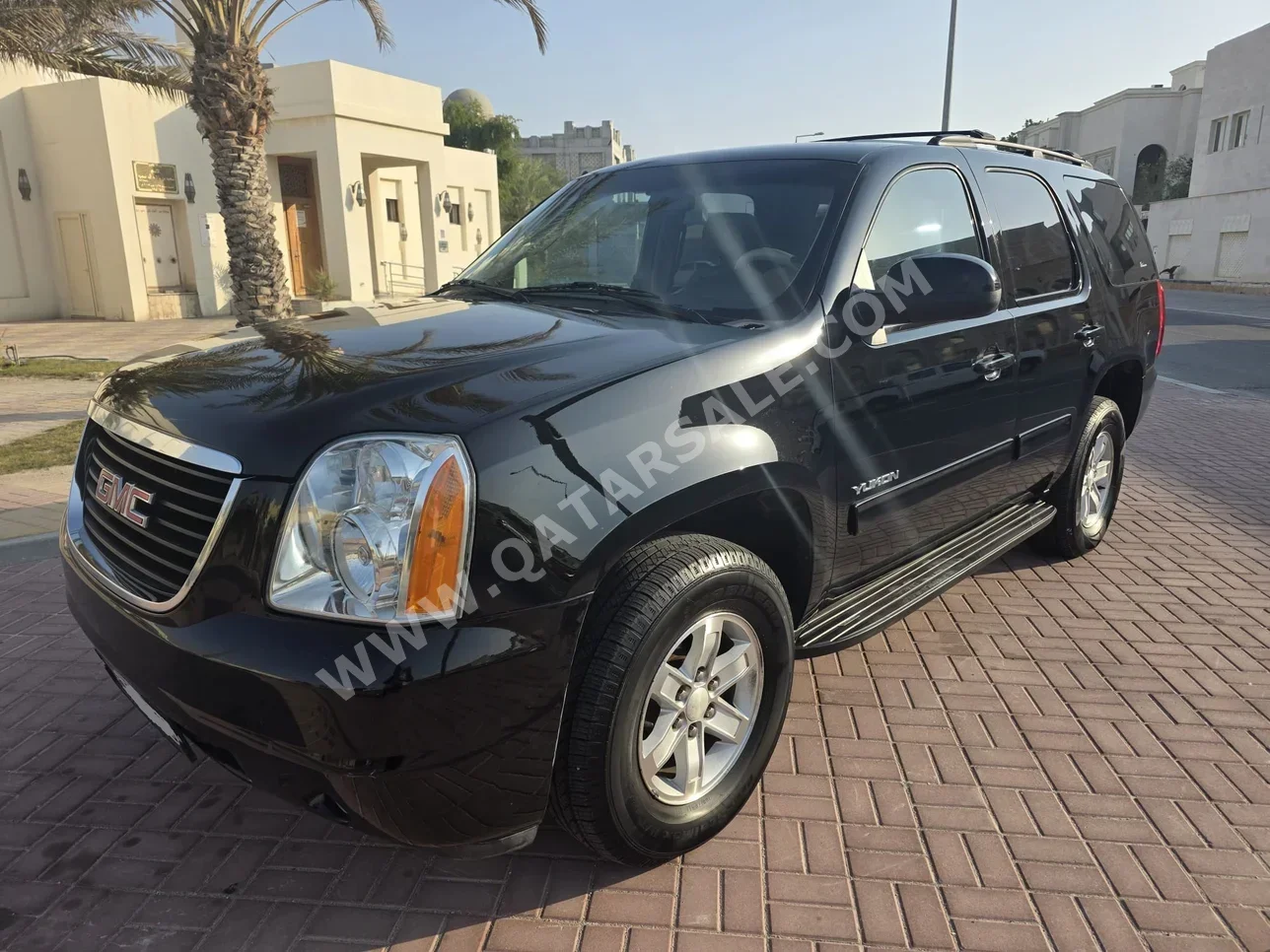 GMC Yukon 2013 Automatic 274,000 Km 8 Cylinder Four Wheel Drive (4WD) SUV Black