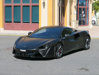 ماكلارين  ارتورا  2023  اوتوماتيك  4,200 كم  6 سلندر  دفع خلفي  كوبيه \ سبورت  أسود  تحت الضمان