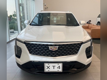 Cadillac XT4 4 Cylinder SUV ( AWD ) White 2025