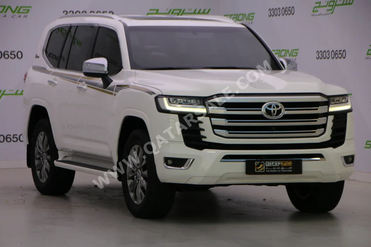 Toyota  Land Cruiser  VX Twin Turbo  2022  Automatic  85,000 Km  6 Cylinder  Four Wheel Drive (4WD)  SUV  White  With Warranty