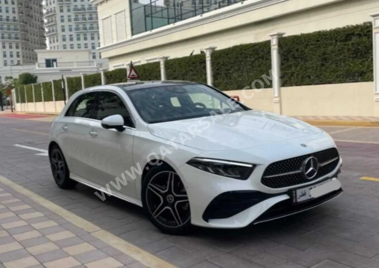 مرسيدس - بنز  ايه - كلاس  200  2024  اوتوماتيك  28,800 كم  4 سلندر  سحب امامي  هاتشباك  أبيض  تحت الضمان