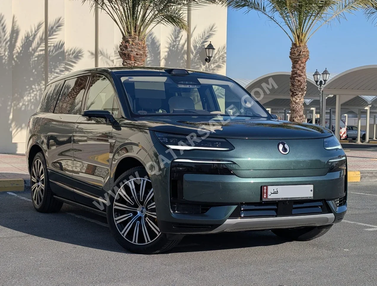 BYD  Denza  N 9 Flagship  2025  Automatic  2,000 Km  4 Cylinder  All Wheel Drive (AWD)  SUV  Green  With Warranty