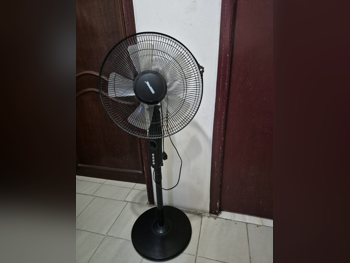 مراوح متنقلة أسود  توصيل بالحائط  كبيرة