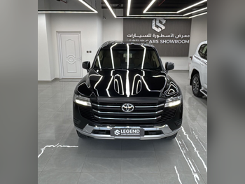 تويوتا  لاند كروزر  جي اكس  2023  اوتوماتيك  190,000 كم  6 سلندر  دفع رباعي  اس يو في  أسود