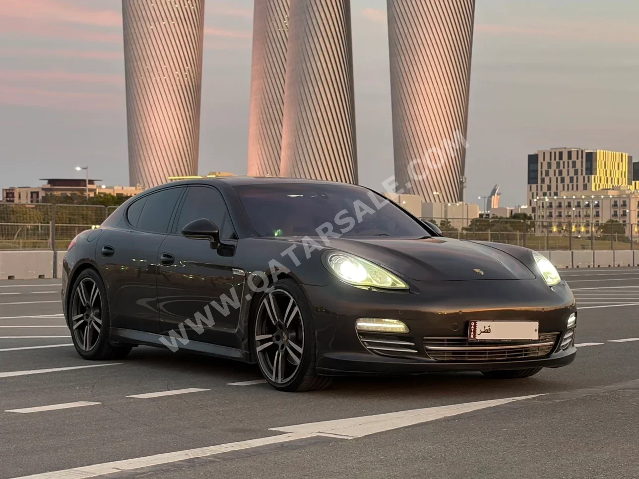 Porsche  Panamera  Platinum Edition  2013  Automatic  126,000 Km  6 Cylinder  Rear Wheel Drive (RWD)  Sedan  Bronze  With Warranty
