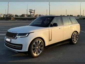 لاند روفر  رنج روفر  فوج اتش اس اي  2023  اوتوماتيك  21,000 كم  8 سلندر  دفع رباعي  اس يو في  أبيض  تحت الضمان