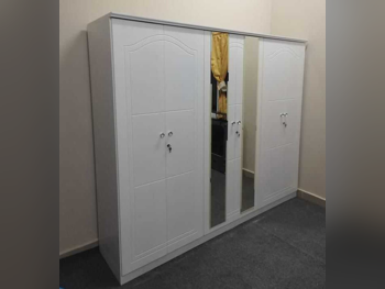 خزائن ودواليب الملابس والزينة - خزائن - أبيض