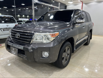 Toyota  Land Cruiser  GX  2012  Automatic  256,000 Km  6 Cylinder  Four Wheel Drive (4WD)  SUV  Gray