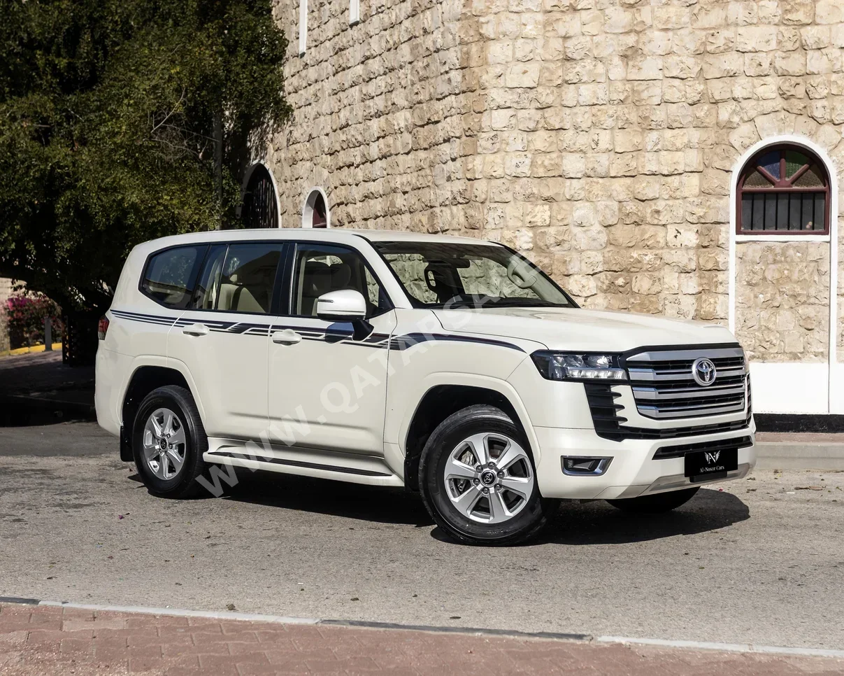 تويوتا  لاند كروزر  جي اكس ار توين توربو  2023  اوتوماتيك  53,000 كم  6 سلندر  دفع رباعي  اس يو في  أبيض  تحت الضمان