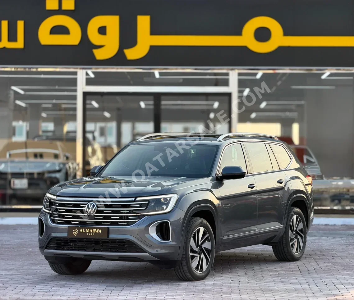 Volkswagen Teramont 2024 Automatic 31,000 Km 6 Cylinder Four Wheel Drive (4WD) SUV Gray With Warranty