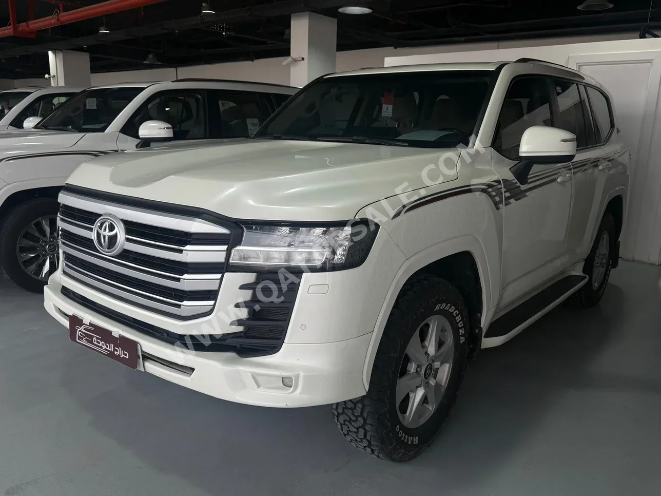 تويوتا  لاند كروزر  جي اكس ار توين توربو  2022  اوتوماتيك  200,000 كم  6 سلندر  دفع رباعي  اس يو في  أبيض