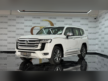 تويوتا  لاند كروزر  جي اكس ار  2023  اوتوماتيك  0 كم  6 سلندر  دفع رباعي  اس يو في  أبيض