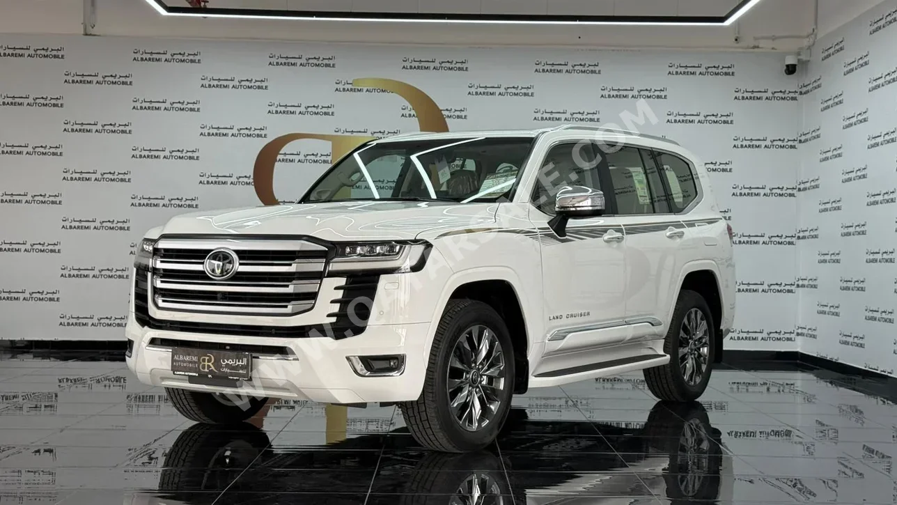 تويوتا  لاند كروزر  جي اكس ار  2023  اوتوماتيك  0 كم  6 سلندر  دفع رباعي  اس يو في  أبيض