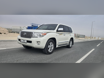 Toyota  Land Cruiser  VXR  2015  Automatic  274,000 Km  8 Cylinder  Four Wheel Drive (4WD)  SUV  White