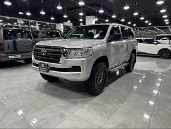 تويوتا  لاند كروزر  جي  2019  عادي  110,000 كم  6 سلندر  دفع رباعي  اس يو في  فضي