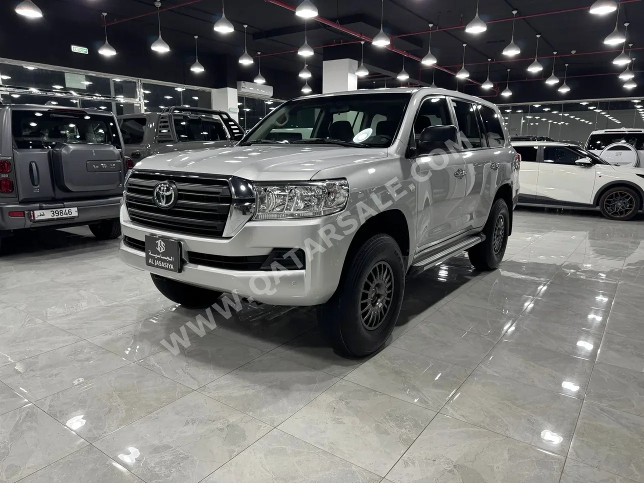 Toyota  Land Cruiser  G  2019  Manual  110,000 Km  6 Cylinder  Four Wheel Drive (4WD)  SUV  Silver