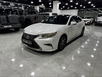 لكزس  إيه أس  350  2017  اوتوماتيك  254,000 كم  6 سلندر  دفع خلفي  سيدان  أبيض