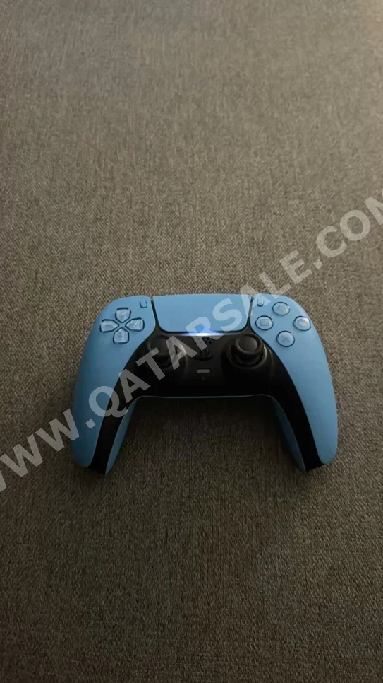ملحقات اجهزة العاب الفيديو جهاز تحكم - سوني - بلاي ستيشن 5 - أزرق