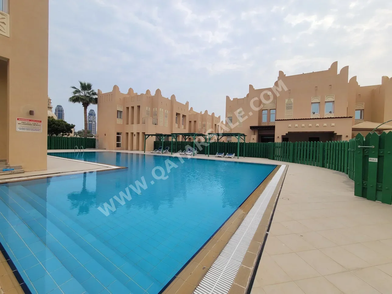 مُجَمَّع - نصف مفروشة - الدوحة - اللؤلؤة - 5 غرف نوم