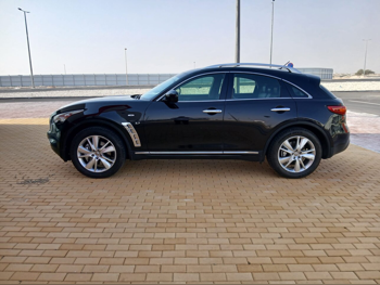 انفنيتي  كيو اكس  70  2014  اوتوماتيك  118,000 كم  6 سلندر  دفع رباعي  اس يو في  عنابي