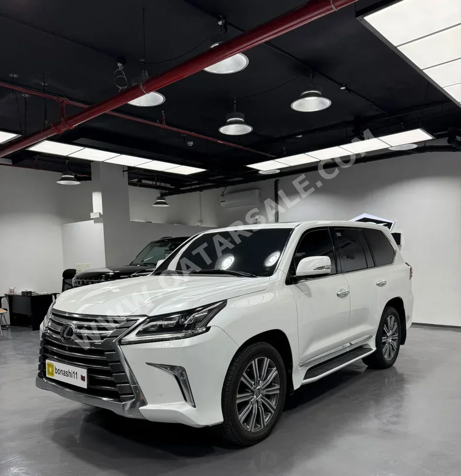 Lexus LX 570 2016 Automatic 216,000 Km 8 Cylinder Four Wheel Drive (4WD) SUV White