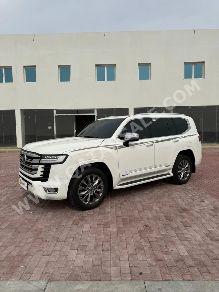 Toyota  Land Cruiser  VXR  2024  Automatic  58,239 Km  8 Cylinder  Four Wheel Drive (4WD)  SUV  White