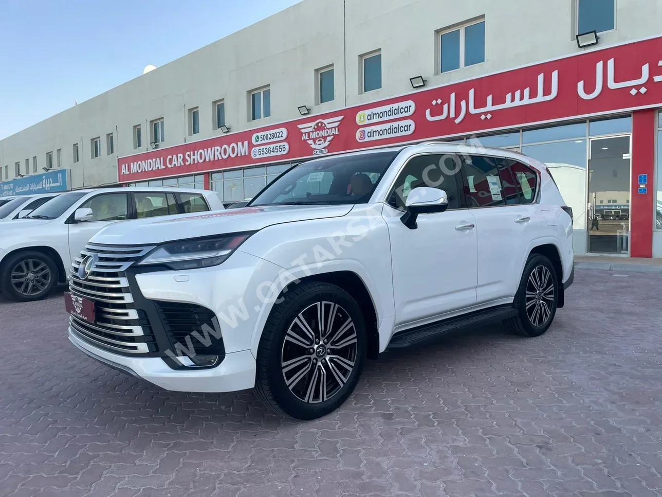 Lexus  LX  600 Luxury  2022  Automatic  156,000 Km  6 Cylinder  Four Wheel Drive (4WD)  SUV  White