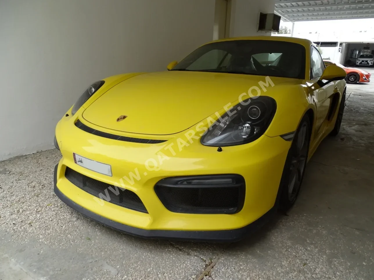 بورش  911  جي تي 4  2016  عادي  27,000 كم  6 سلندر  دفع خلفي  كوبيه \ سبورت  أصفر