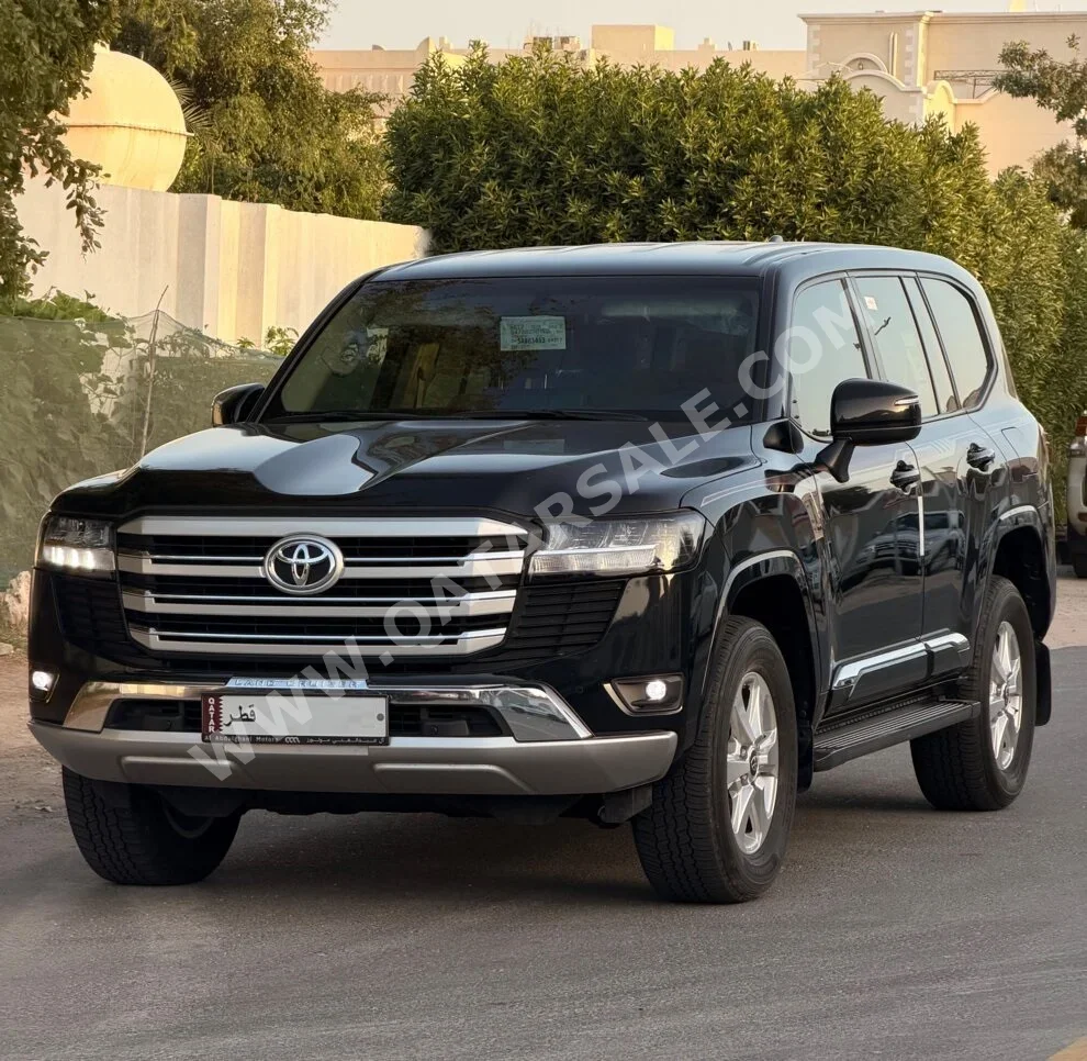 Toyota  Land Cruiser  GXR  2025  Automatic  38,000 Km  6 Cylinder  Four Wheel Drive (4WD)  SUV  Black Matte  With Warranty