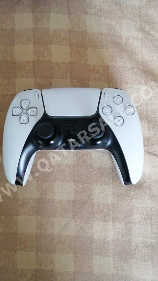Console Accessories Controller - Sony - PlayStation 5 - White