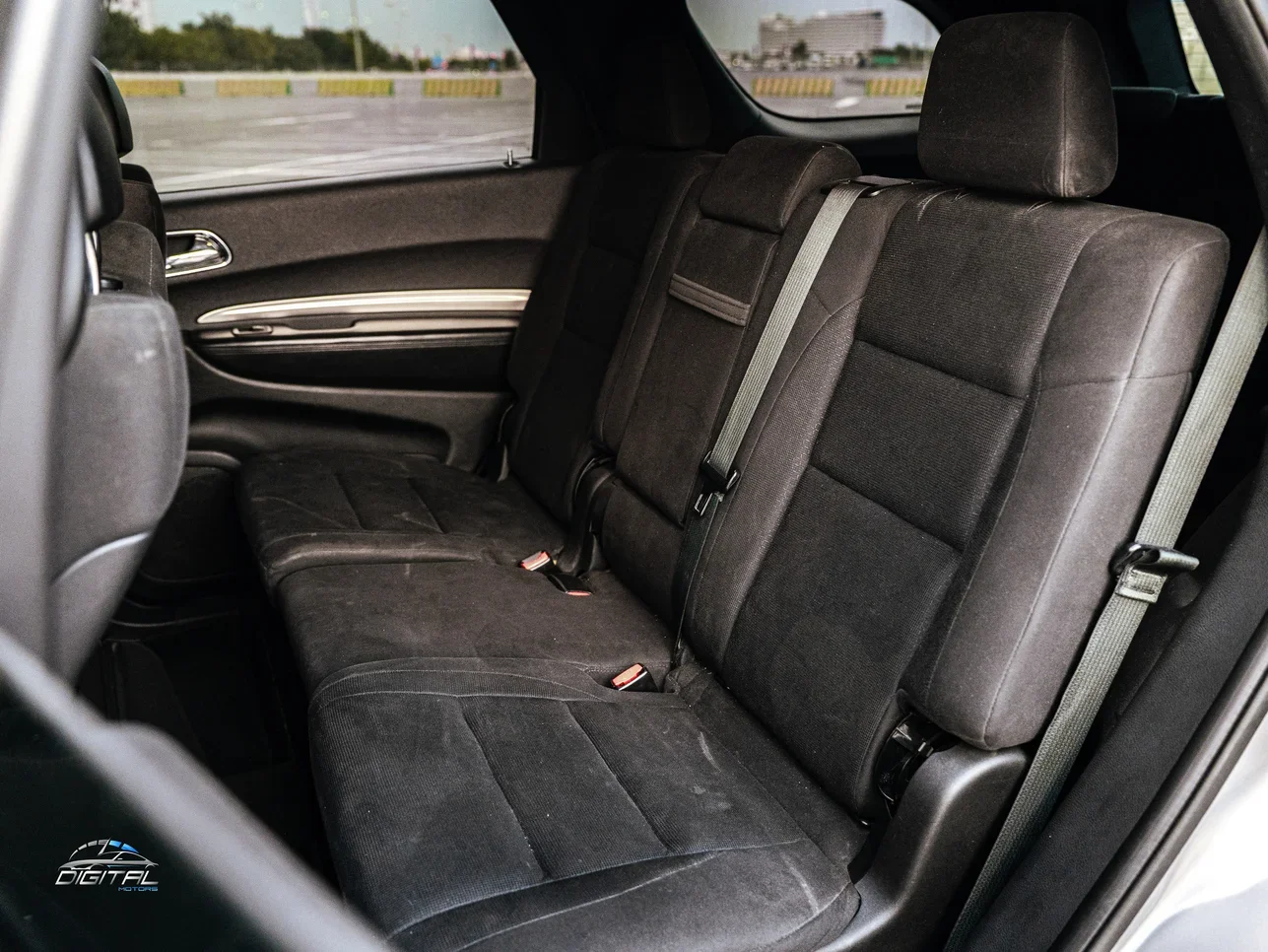 Dodge  Durango  2015  Automatic  166,700 Km  6 Cylinder  All Wheel Drive (AWD)  SUV  Silver