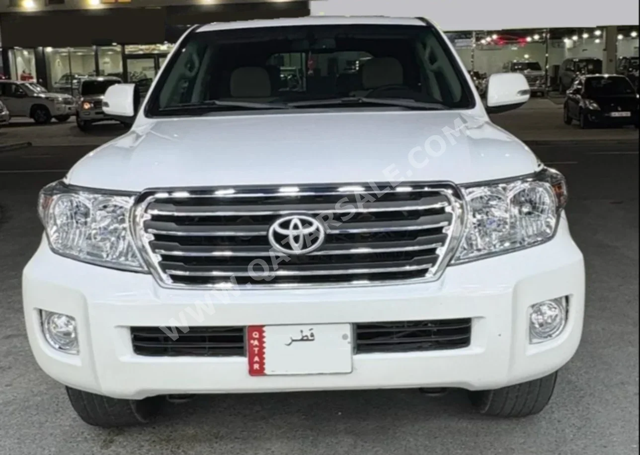 Toyota  Land Cruiser  GX  2012  Automatic  465,000 Km  6 Cylinder  Four Wheel Drive (4WD)  SUV  White
