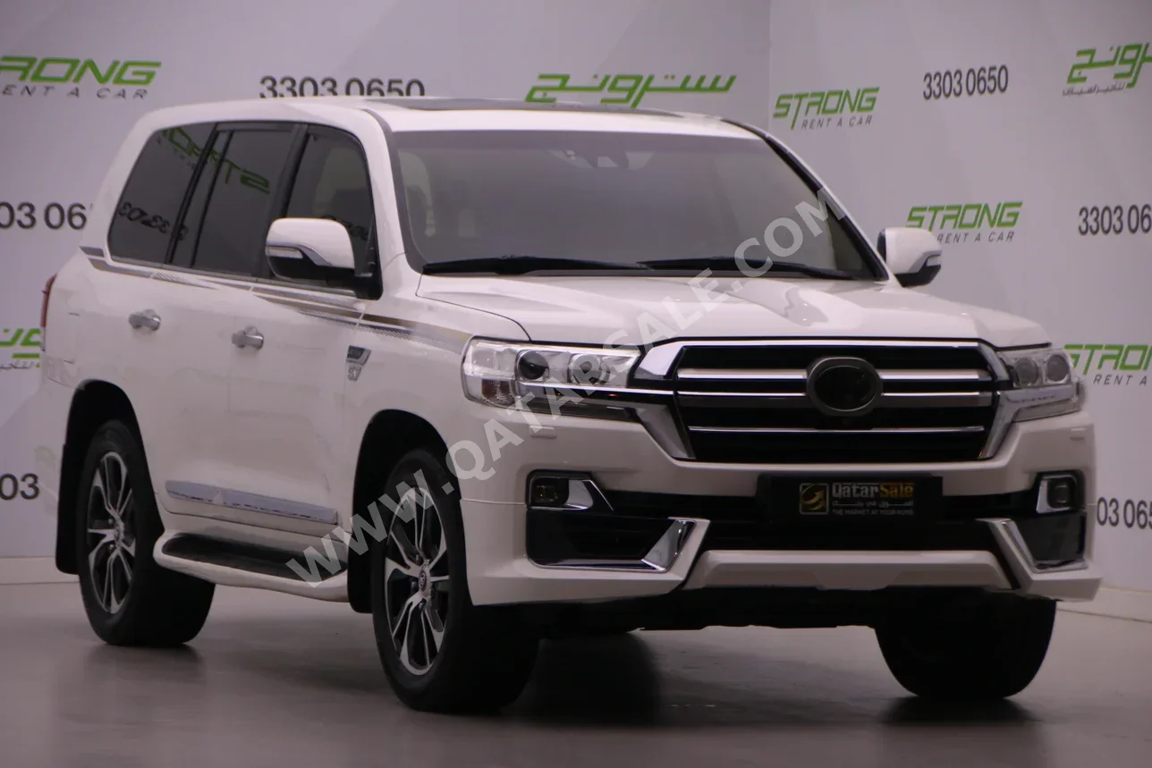 Toyota  Land Cruiser  VXS  2018  Automatic  128,000 Km  8 Cylinder  Four Wheel Drive (4WD)  SUV  White