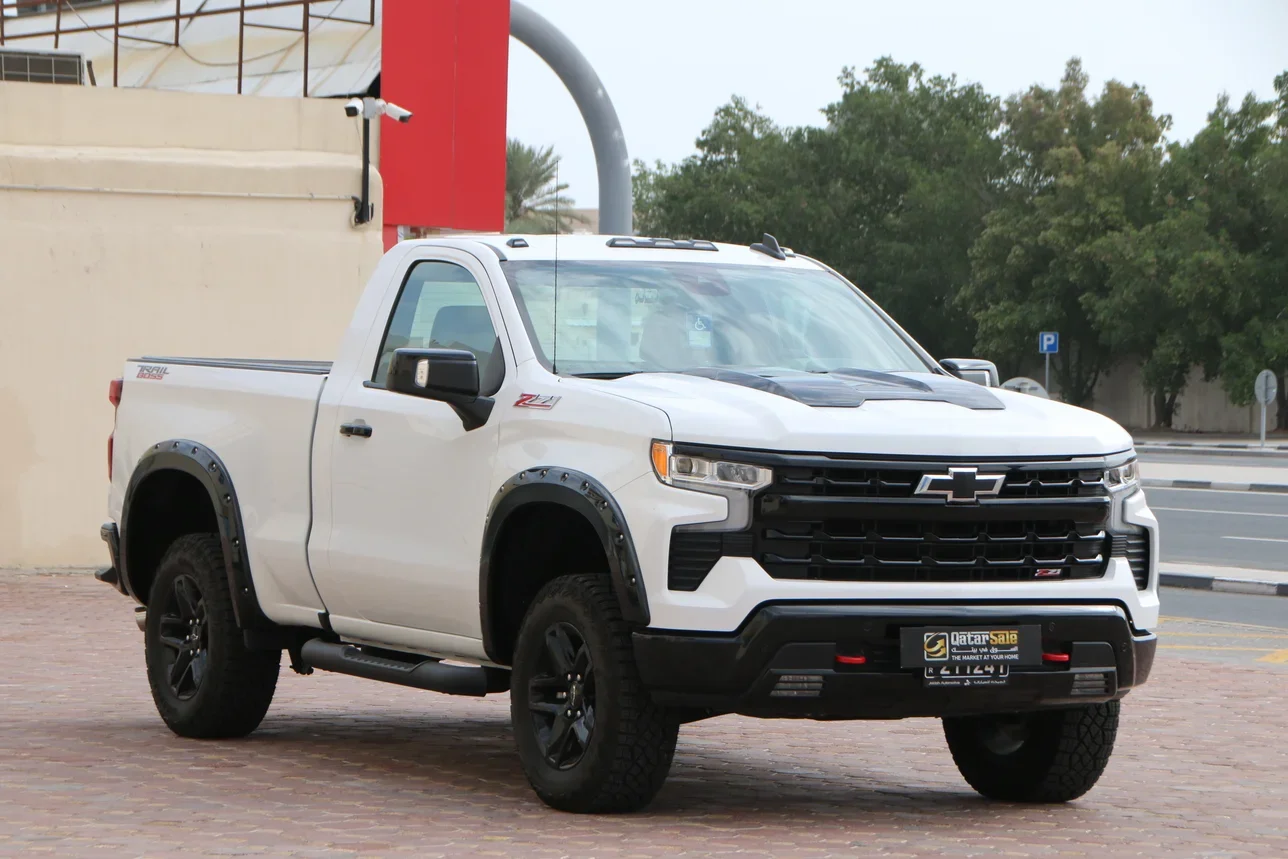 شفروليه سلفرادو ال تي تريل بوس زد 71 2024 اوتوماتيك 17,000 كم 8 سلندر دفع رباعي بيكب أبيض تحت الضمان