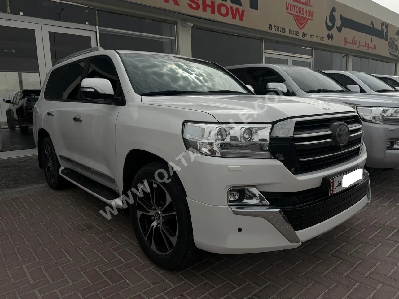 تويوتا لاند كروزر في اكس ار 2020 اوتوماتيك 81,000 كم 8 سلندر دفع رباعي اس يو في أبيض