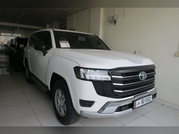 Toyota  Land Cruiser  GX  2023  Automatic  54,000 Km  6 Cylinder  Four Wheel Drive (4WD)  SUV  White