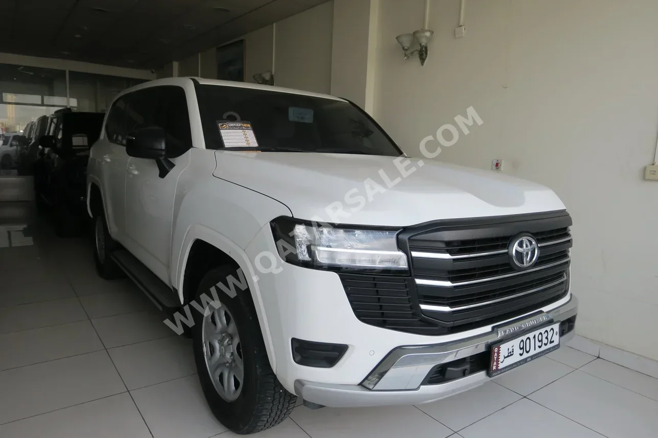 Toyota  Land Cruiser  GX  2023  Automatic  54,000 Km  6 Cylinder  Four Wheel Drive (4WD)  SUV  White