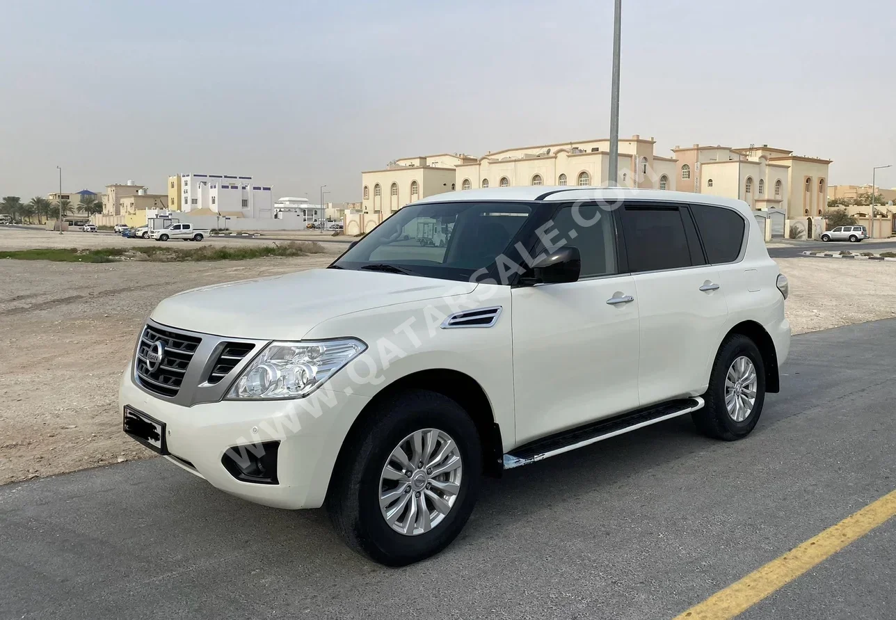 نيسان  باترول  اس اي  2018  اوتوماتيك  215,000 كم  8 سلندر  دفع رباعي  اس يو في  أبيض