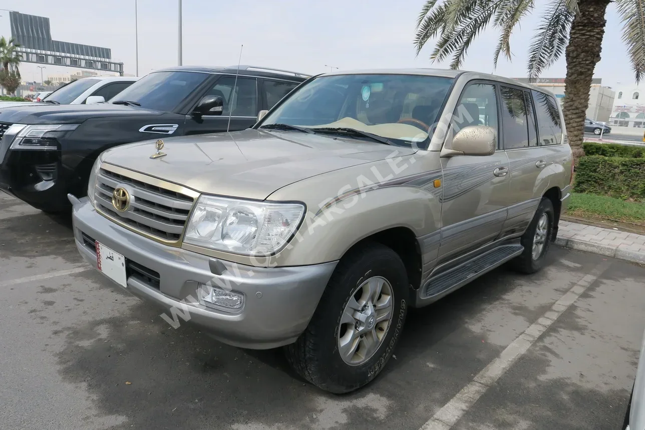 تويوتا  لاند كروزر  في اكس ار  2007  اوتوماتيك  562,000 كم  8 سلندر  دفع رباعي  اس يو في  ذهبي