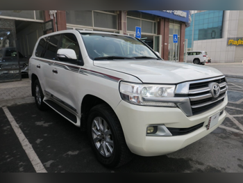Toyota  Land Cruiser  GX  2011  Automatic  348,000 Km  6 Cylinder  Four Wheel Drive (4WD)  SUV  White