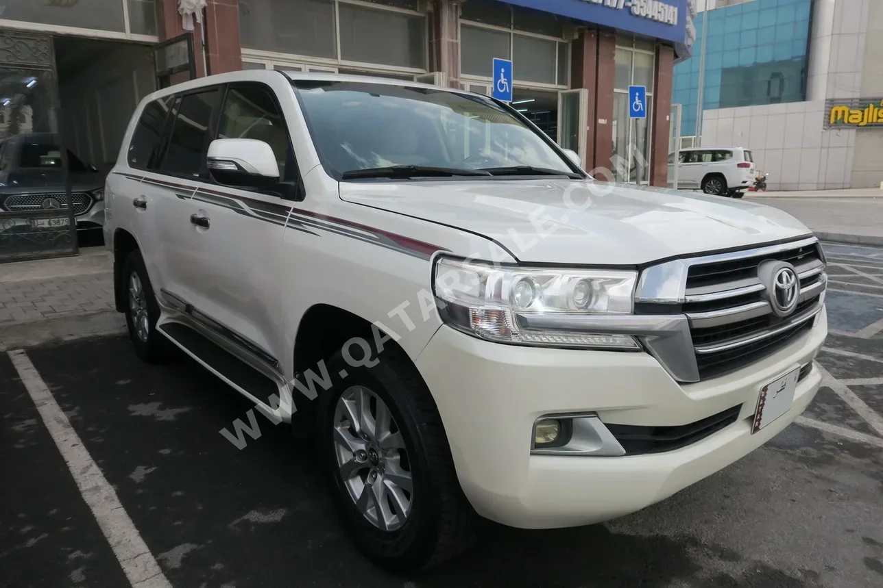 Toyota Land Cruiser GX 2011 Automatic 348,000 Km 6 Cylinder Four Wheel Drive (4WD) SUV White