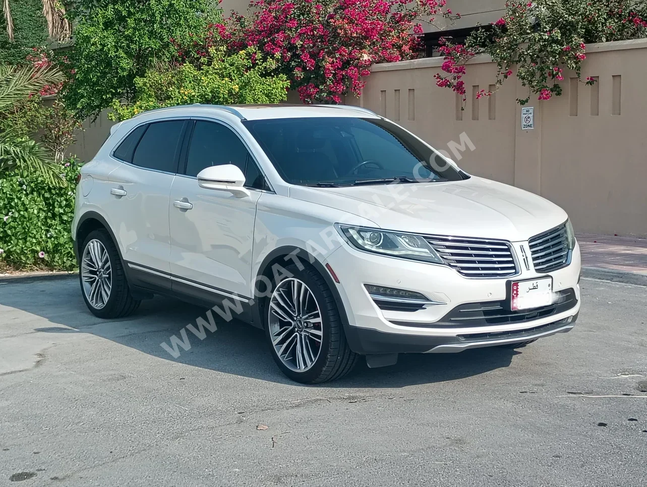 لنكولن أم كي سي 2016 اوتوماتيك 70,000 كم 6 سلندر دفع كلي مستمر اس يو في أبيض