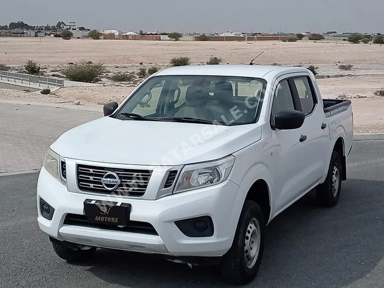نيسان نافارا 2017 عادي 197,000 كم 4 سلندر دفع خلفي بيكب أبيض