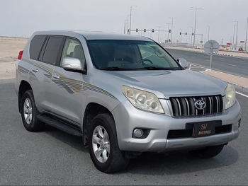 تويوتا  برادو  تي اكس ال  2013  اوتوماتيك  155,000 كم  6 سلندر  دفع رباعي  اس يو في  فضي