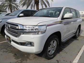 تويوتا  لاند كروزر  جي اكس ار  2019  اوتوماتيك  3,500 كم  8 سلندر  دفع رباعي  اس يو في  أبيض