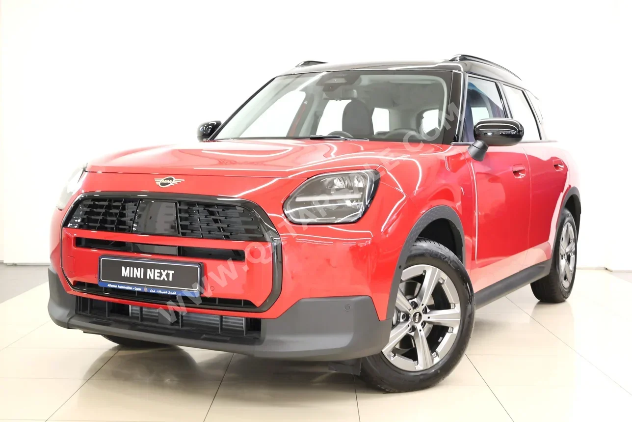 ميني كوبر كاونتري مان 2025 اوتوماتيك 100 كم 4 سلندر سحب امامي هاتشباك أحمر تحت الضمان