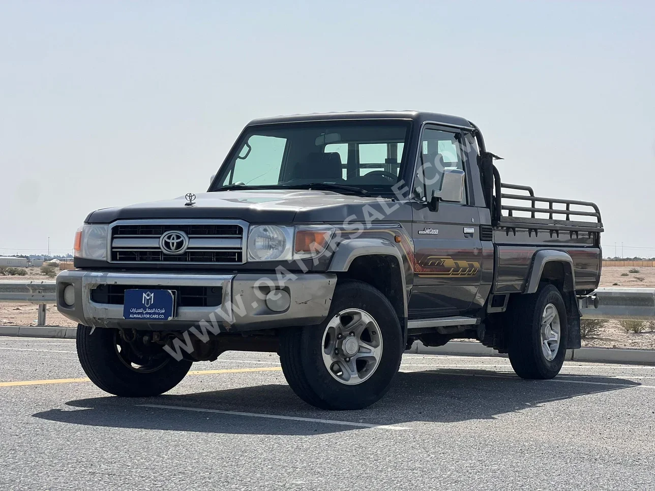 Toyota  Land Cruiser  LX  2021  Manual  200,000 Km  6 Cylinder  Four Wheel Drive (4WD)  Pick Up  Gray
