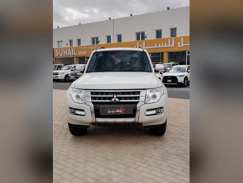 ميتسوبيشي  باجيرو  GLS  2020  اوتوماتيك  45,000 كم  6 سلندر  دفع رباعي  اس يو في  أبيض